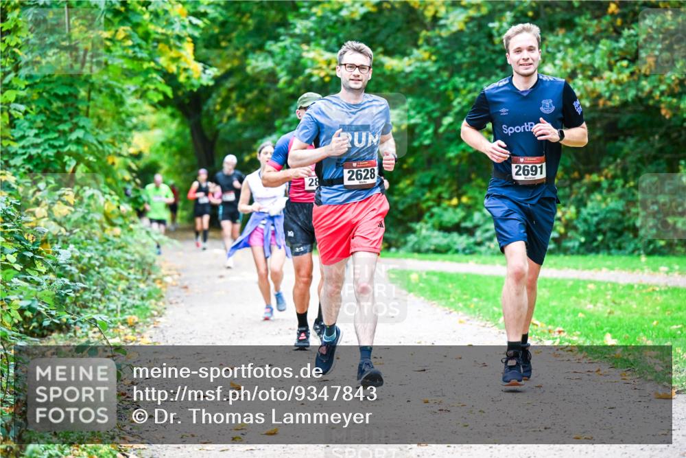 12.10.2025 - Bramfelder Halbmarathon 2025 Dr. Thomas Lammeyer http://msf.ph/oto/9347843 12.10.2025 10:25:12 Laufen 2024, 28, 2628, 2691 meine-sportfotos.de