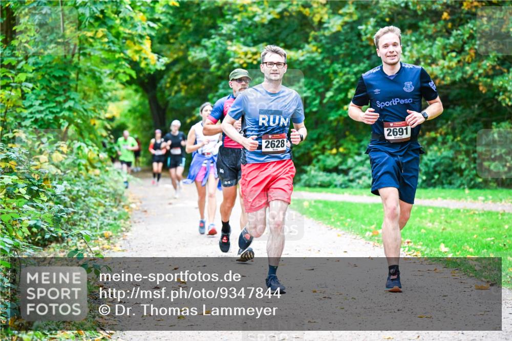 12.10.2025 - Bramfelder Halbmarathon 2025 Dr. Thomas Lammeyer http://msf.ph/oto/9347844 12.10.2025 10:25:12 Laufen 2024, 2628, 2691 meine-sportfotos.de