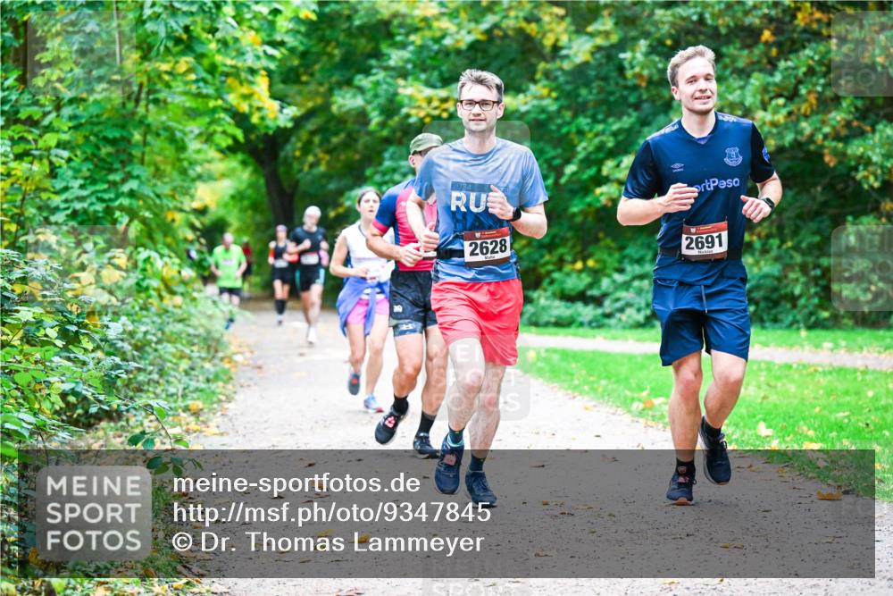 12.10.2025 - Bramfelder Halbmarathon 2025 Dr. Thomas Lammeyer http://msf.ph/oto/9347845 12.10.2025 10:25:12 Laufen 2024, 2628, 2691 meine-sportfotos.de