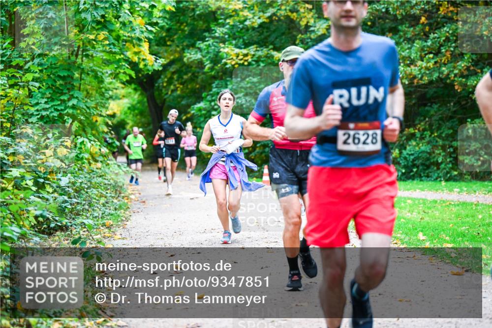 12.10.2025 - Bramfelder Halbmarathon 2025 Dr. Thomas Lammeyer http://msf.ph/oto/9347851 12.10.2025 10:25:13 Laufen 2628 meine-sportfotos.de