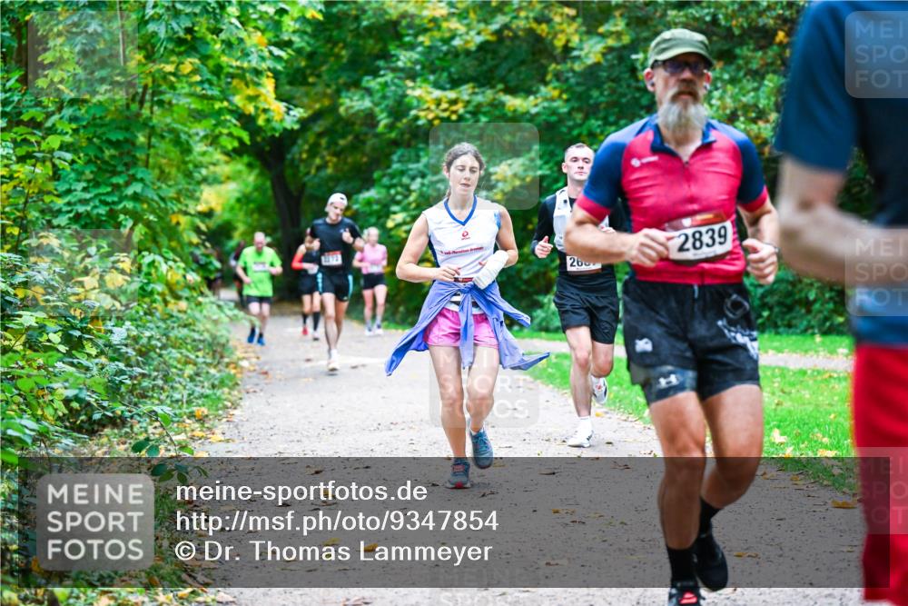 12.10.2025 - Bramfelder Halbmarathon 2025 Dr. Thomas Lammeyer http://msf.ph/oto/9347854 12.10.2025 10:25:14 Laufen 260, 2839 meine-sportfotos.de
