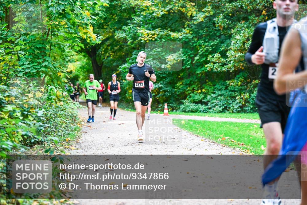 12.10.2025 - Bramfelder Halbmarathon 2025 Dr. Thomas Lammeyer http://msf.ph/oto/9347866 12.10.2025 10:25:16 Laufen 253, 2272, 2 meine-sportfotos.de