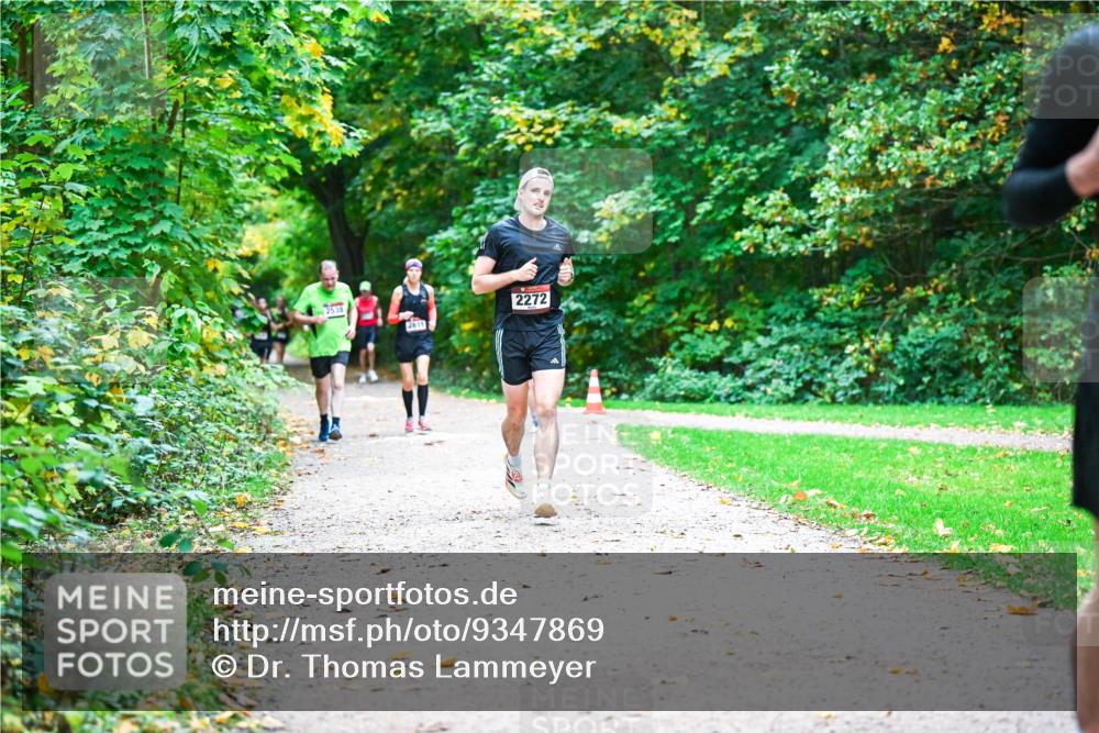 12.10.2025 - Bramfelder Halbmarathon 2025 Dr. Thomas Lammeyer http://msf.ph/oto/9347869 12.10.2025 10:25:16 Laufen 2538, 2619, 2272 meine-sportfotos.de