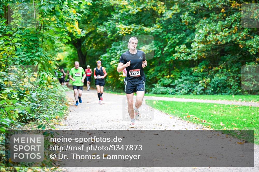 12.10.2025 - Bramfelder Halbmarathon 2025 Dr. Thomas Lammeyer http://msf.ph/oto/9347873 12.10.2025 10:25:17 Laufen 2272 meine-sportfotos.de