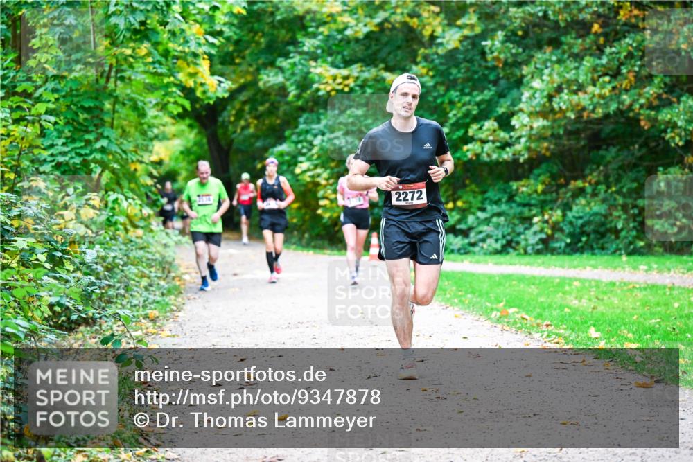12.10.2025 - Bramfelder Halbmarathon 2025 Dr. Thomas Lammeyer http://msf.ph/oto/9347878 12.10.2025 10:25:18 Laufen 2272 meine-sportfotos.de