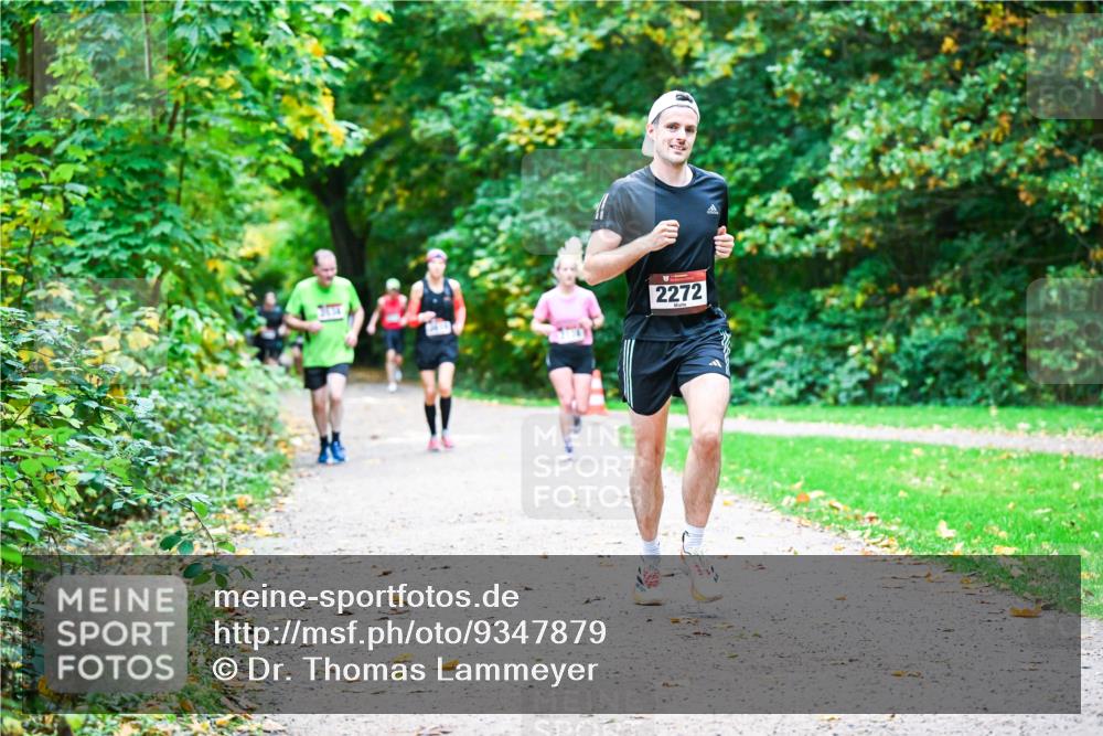 12.10.2025 - Bramfelder Halbmarathon 2025 Dr. Thomas Lammeyer http://msf.ph/oto/9347879 12.10.2025 10:25:18 Laufen 2272 meine-sportfotos.de