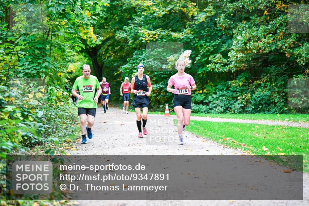 12.10.2025 - Bramfelder Halbmarathon 2025 Dr. Thomas Lammeyer http://msf.ph/oto/9347891 12.10.2025 10:25:20 Laufen 2538, 2619, 2178 meine-sportfotos.de