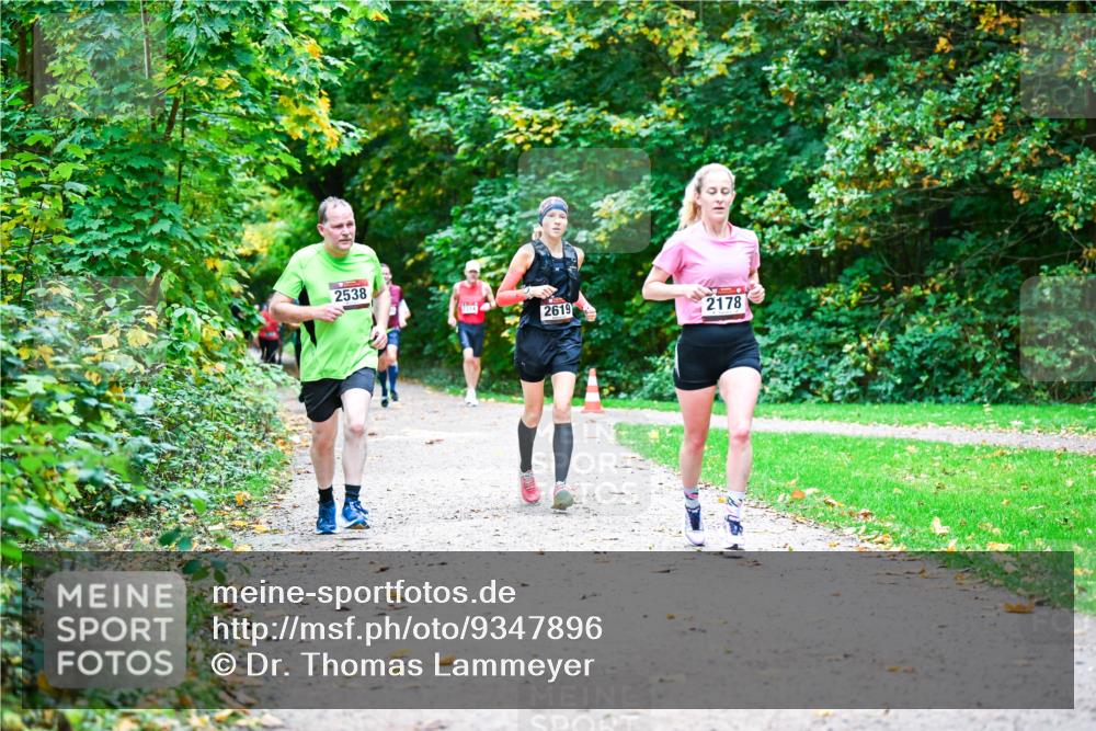 12.10.2025 - Bramfelder Halbmarathon 2025 Dr. Thomas Lammeyer http://msf.ph/oto/9347896 12.10.2025 10:25:21 Laufen 2538, 2619, 2178 meine-sportfotos.de
