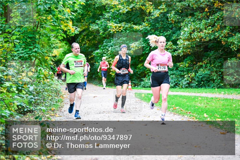 12.10.2025 - Bramfelder Halbmarathon 2025 Dr. Thomas Lammeyer http://msf.ph/oto/9347897 12.10.2025 10:25:21 Laufen 2538, 2619, 2178 meine-sportfotos.de