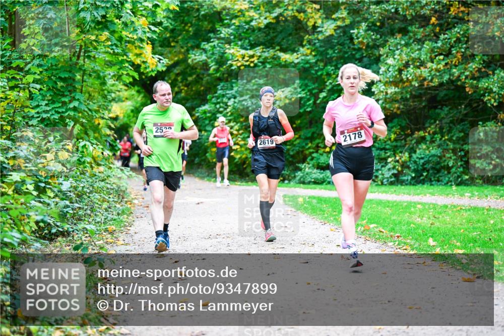 12.10.2025 - Bramfelder Halbmarathon 2025 Dr. Thomas Lammeyer http://msf.ph/oto/9347899 12.10.2025 10:25:21 Laufen 2520, 2619, 2178 meine-sportfotos.de
