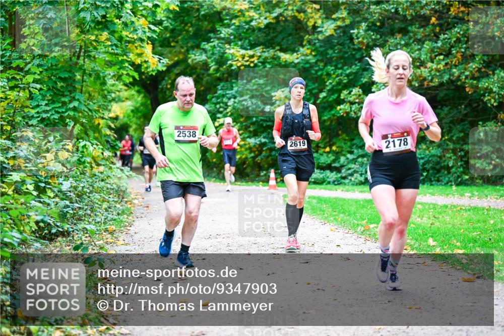 12.10.2025 - Bramfelder Halbmarathon 2025 Dr. Thomas Lammeyer http://msf.ph/oto/9347903 12.10.2025 10:25:21 Laufen 2538, 2619, 2178 meine-sportfotos.de