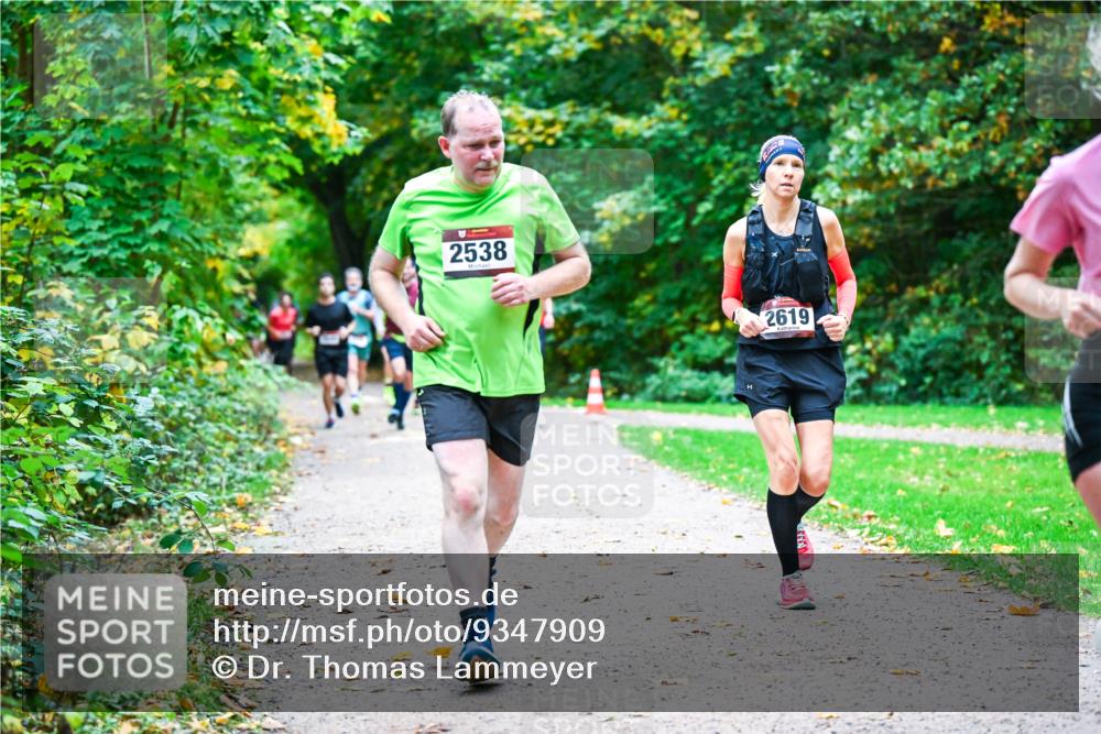12.10.2025 - Bramfelder Halbmarathon 2025 Dr. Thomas Lammeyer http://msf.ph/oto/9347909 12.10.2025 10:25:22 Laufen 2538, 2619 meine-sportfotos.de