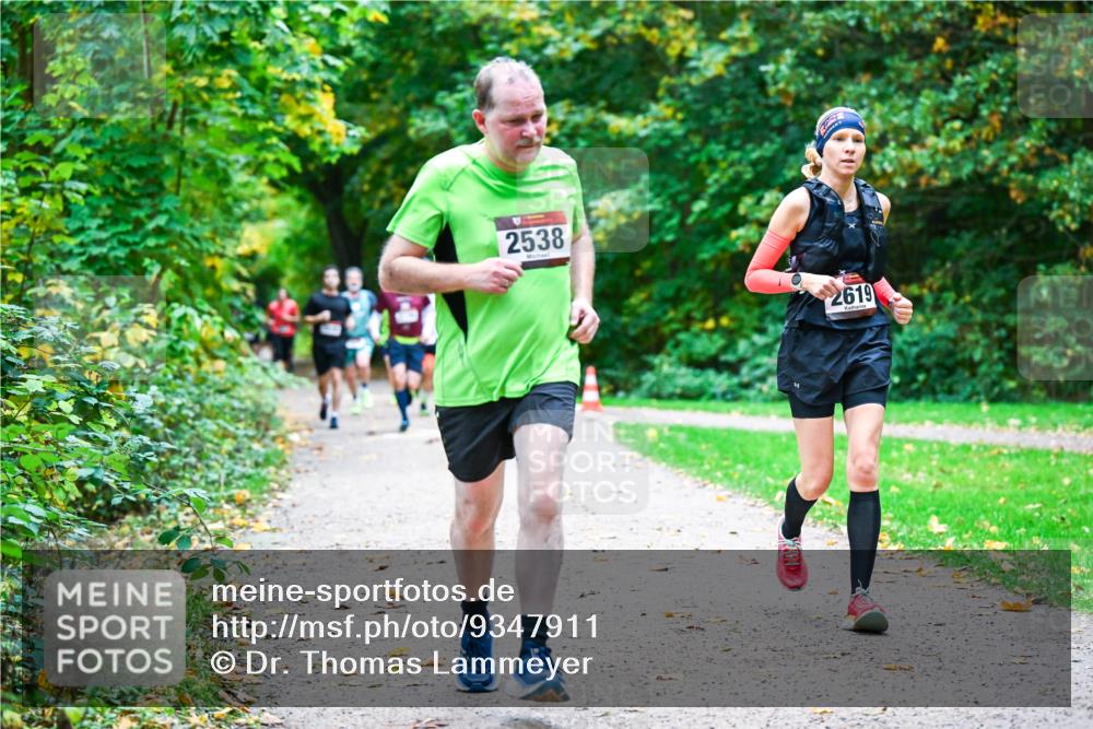 12.10.2025 - Bramfelder Halbmarathon 2025 Dr. Thomas Lammeyer http://msf.ph/oto/9347911 12.10.2025 10:25:23 Laufen 2538, 2619 meine-sportfotos.de