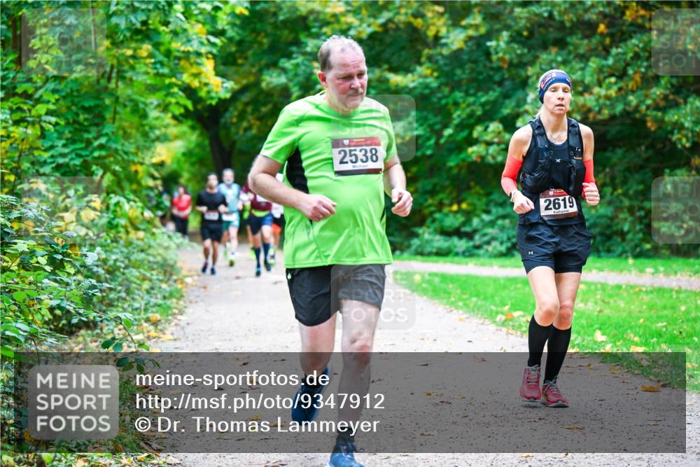 12.10.2025 - Bramfelder Halbmarathon 2025 Dr. Thomas Lammeyer http://msf.ph/oto/9347912 12.10.2025 10:25:23 Laufen 2538, 2619 meine-sportfotos.de