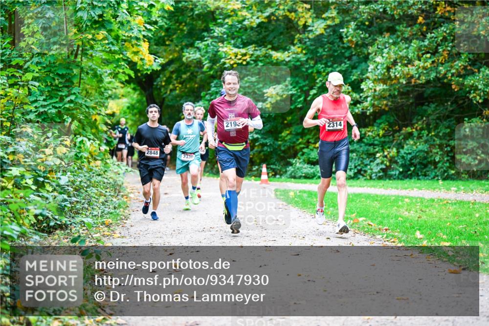 12.10.2025 - Bramfelder Halbmarathon 2025 Dr. Thomas Lammeyer http://msf.ph/oto/9347930 12.10.2025 10:25:26 Laufen 219, 2848, 2330, 2314 meine-sportfotos.de