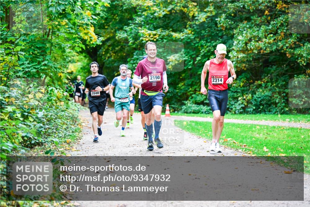 12.10.2025 - Bramfelder Halbmarathon 2025 Dr. Thomas Lammeyer http://msf.ph/oto/9347932 12.10.2025 10:25:27 Laufen 2848, 2330, 2190, 2314 meine-sportfotos.de