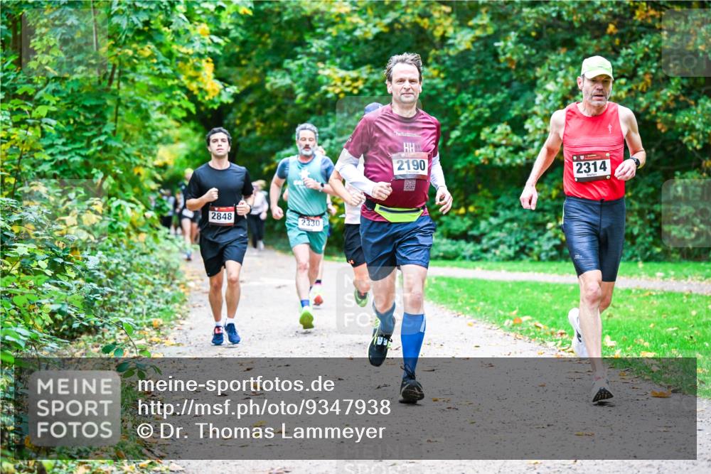 12.10.2025 - Bramfelder Halbmarathon 2025 Dr. Thomas Lammeyer http://msf.ph/oto/9347938 12.10.2025 10:25:27 Laufen 2848, 2330, 2190, 2314 meine-sportfotos.de