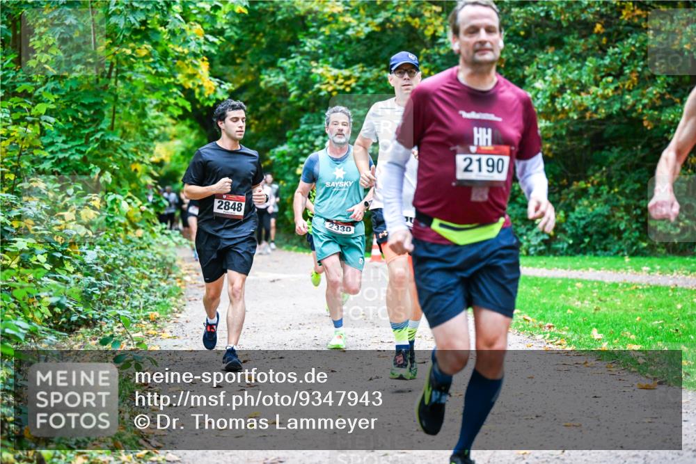 12.10.2025 - Bramfelder Halbmarathon 2025 Dr. Thomas Lammeyer http://msf.ph/oto/9347943 12.10.2025 10:25:28 Laufen 2848, 2190, 2330 meine-sportfotos.de