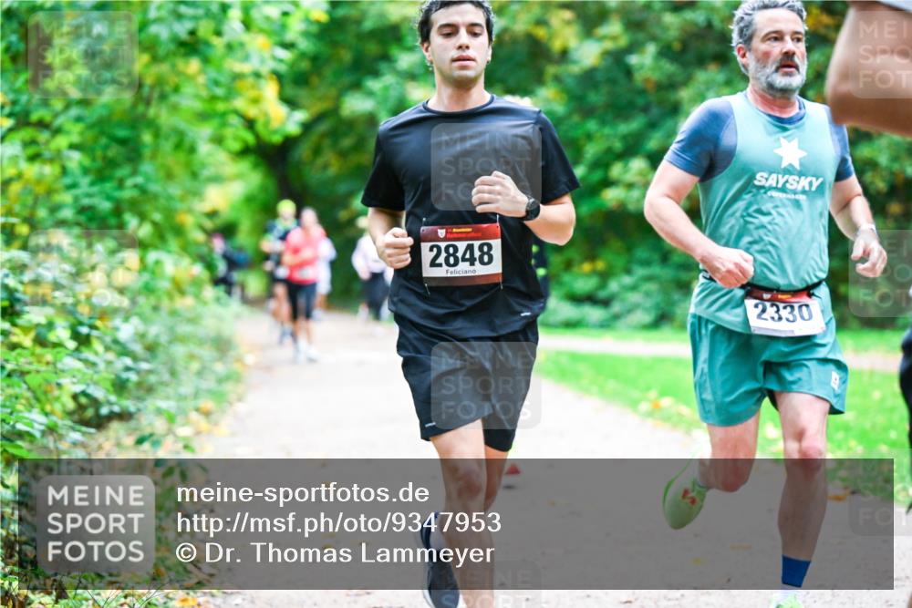 12.10.2025 - Bramfelder Halbmarathon 2025 Dr. Thomas Lammeyer http://msf.ph/oto/9347953 12.10.2025 10:25:30 Laufen 2848, 2330 meine-sportfotos.de
