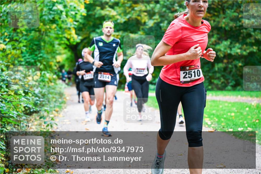 12.10.2025 - Bramfelder Halbmarathon 2025 Dr. Thomas Lammeyer http://msf.ph/oto/9347973 12.10.2025 10:25:37 Laufen 2514, 2442, 2510 meine-sportfotos.de
