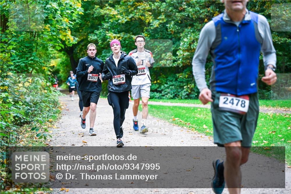12.10.2025 - Bramfelder Halbmarathon 2025 Dr. Thomas Lammeyer http://msf.ph/oto/9347995 12.10.2025 10:25:41 Laufen 2853, 2629, 768, 2478 meine-sportfotos.de