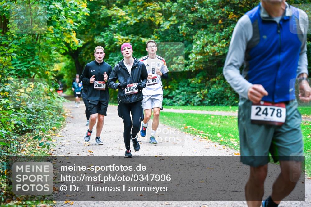 12.10.2025 - Bramfelder Halbmarathon 2025 Dr. Thomas Lammeyer http://msf.ph/oto/9347996 12.10.2025 10:25:41 Laufen 2853, 2629, 2768, 2478 meine-sportfotos.de