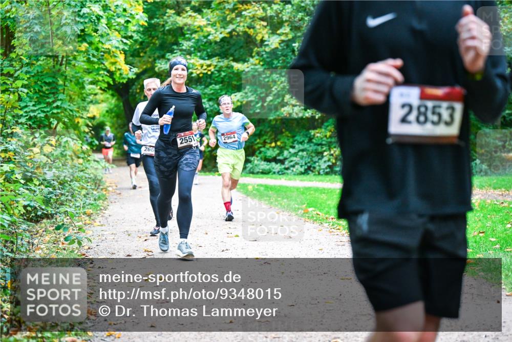 12.10.2025 - Bramfelder Halbmarathon 2025 Dr. Thomas Lammeyer http://msf.ph/oto/9348015 12.10.2025 10:25:44 Laufen 266, 2551, 2964, 2853 meine-sportfotos.de