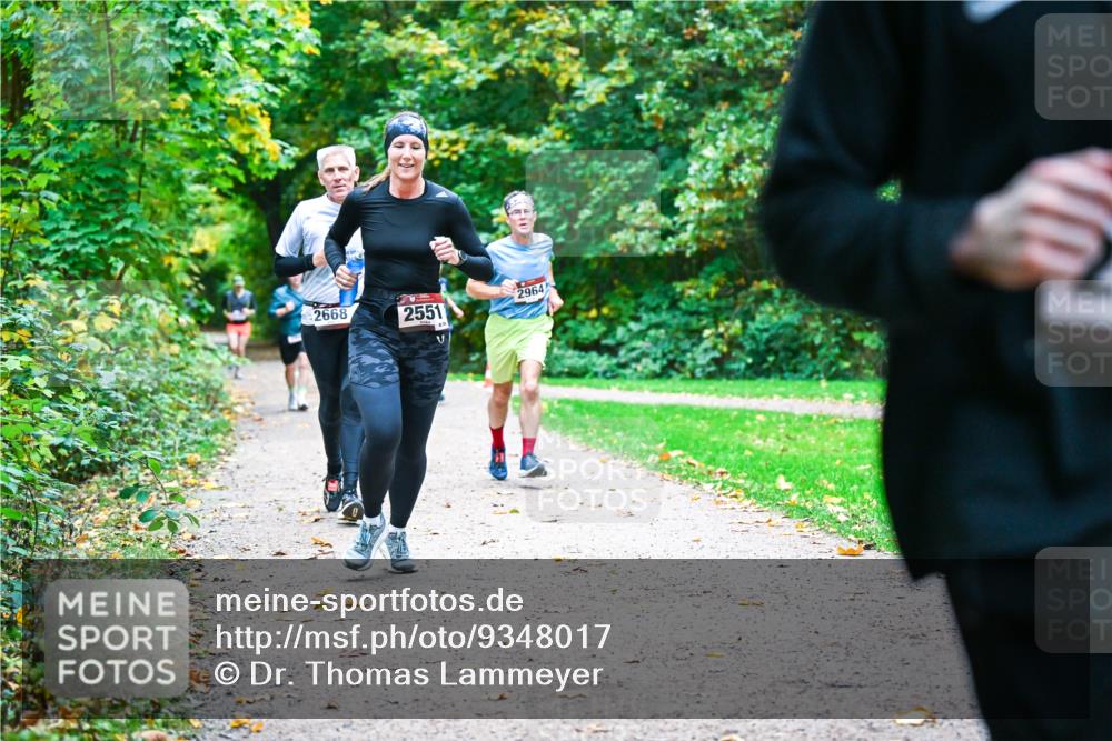12.10.2025 - Bramfelder Halbmarathon 2025 Dr. Thomas Lammeyer http://msf.ph/oto/9348017 12.10.2025 10:25:45 Laufen 2668, 2551, 2964 meine-sportfotos.de