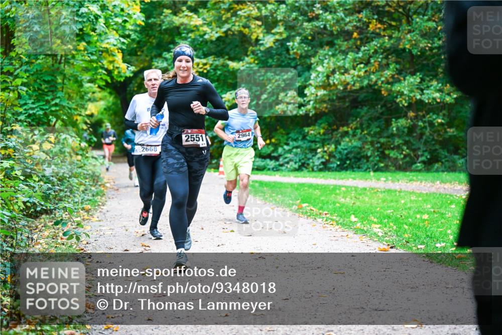 12.10.2025 - Bramfelder Halbmarathon 2025 Dr. Thomas Lammeyer http://msf.ph/oto/9348018 12.10.2025 10:25:45 Laufen 2668, 2551, 2964 meine-sportfotos.de