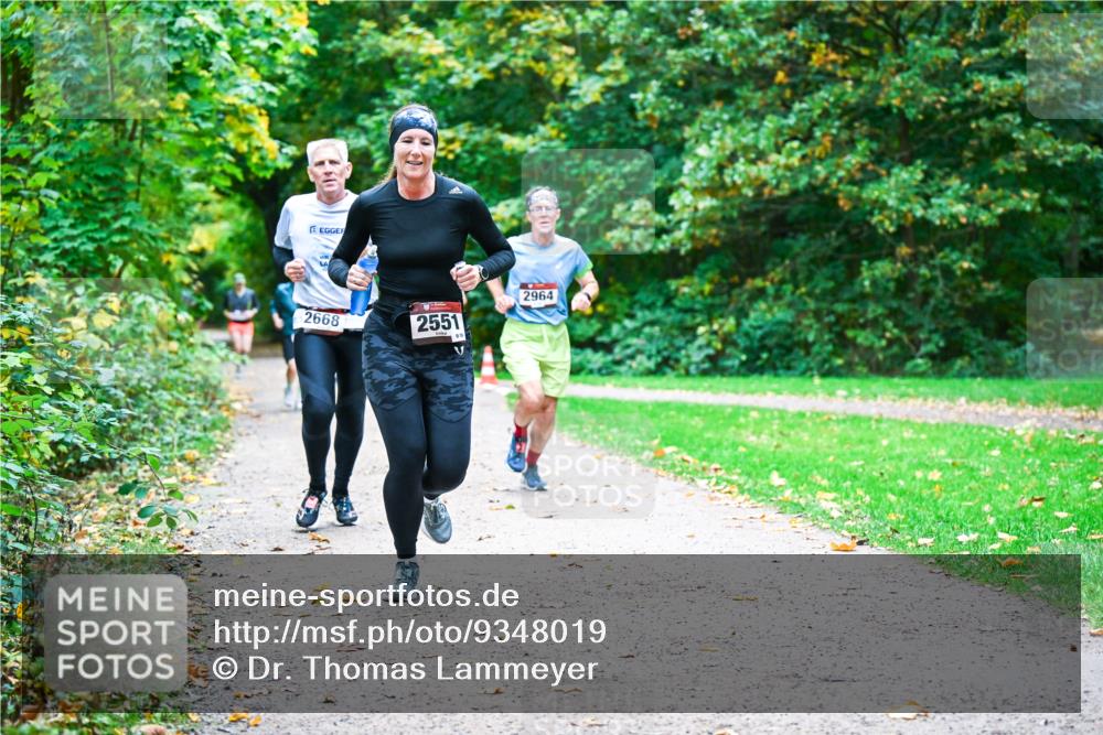12.10.2025 - Bramfelder Halbmarathon 2025 Dr. Thomas Lammeyer http://msf.ph/oto/9348019 12.10.2025 10:25:45 Laufen 2668, 2551, 2964 meine-sportfotos.de