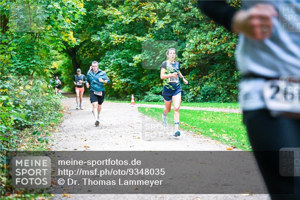 12.10.2025 - Bramfelder Halbmarathon 2025 Dr. Thomas Lammeyer http://msf.ph/oto/9348035 12.10.2025 10:25:48 Laufen 2397, 2889, 2876, 26 meine-sportfotos.de