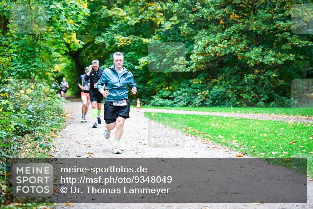 12.10.2025 - Bramfelder Halbmarathon 2025 Dr. Thomas Lammeyer http://msf.ph/oto/9348049 12.10.2025 10:25:50 Laufen 2889 meine-sportfotos.de