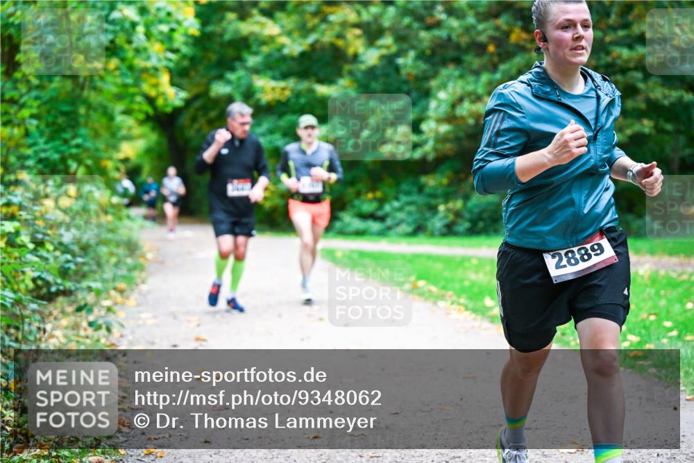12.10.2025 - Bramfelder Halbmarathon 2025 Dr. Thomas Lammeyer http://msf.ph/oto/9348062 12.10.2025 10:25:52 Laufen 2889 meine-sportfotos.de