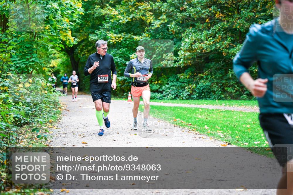 12.10.2025 - Bramfelder Halbmarathon 2025 Dr. Thomas Lammeyer http://msf.ph/oto/9348063 12.10.2025 10:25:52 Laufen 2683, 2397 meine-sportfotos.de