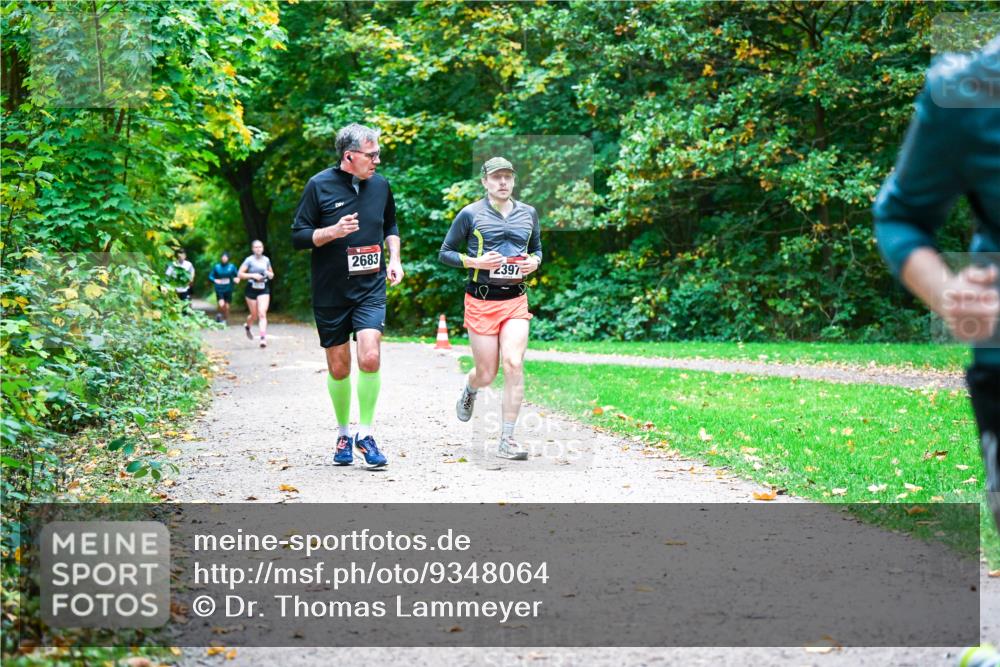 12.10.2025 - Bramfelder Halbmarathon 2025 Dr. Thomas Lammeyer http://msf.ph/oto/9348064 12.10.2025 10:25:52 Laufen 2683, 2397 meine-sportfotos.de