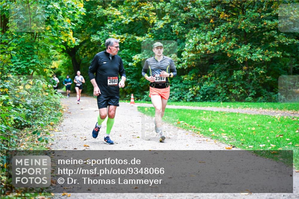 12.10.2025 - Bramfelder Halbmarathon 2025 Dr. Thomas Lammeyer http://msf.ph/oto/9348066 12.10.2025 10:25:52 Laufen 2683, 2397 meine-sportfotos.de