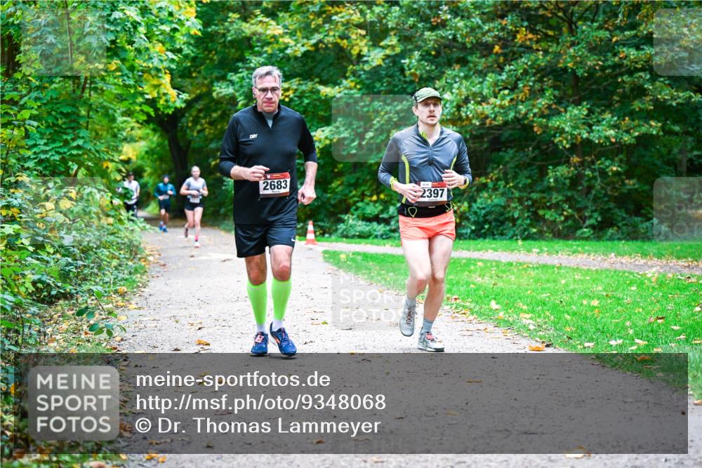 12.10.2025 - Bramfelder Halbmarathon 2025 Dr. Thomas Lammeyer http://msf.ph/oto/9348068 12.10.2025 10:25:53 Laufen 2683, 894, 2397 meine-sportfotos.de