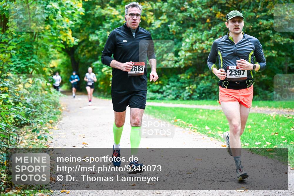 12.10.2025 - Bramfelder Halbmarathon 2025 Dr. Thomas Lammeyer http://msf.ph/oto/9348073 12.10.2025 10:25:54 Laufen 2683, 94, 2397 meine-sportfotos.de