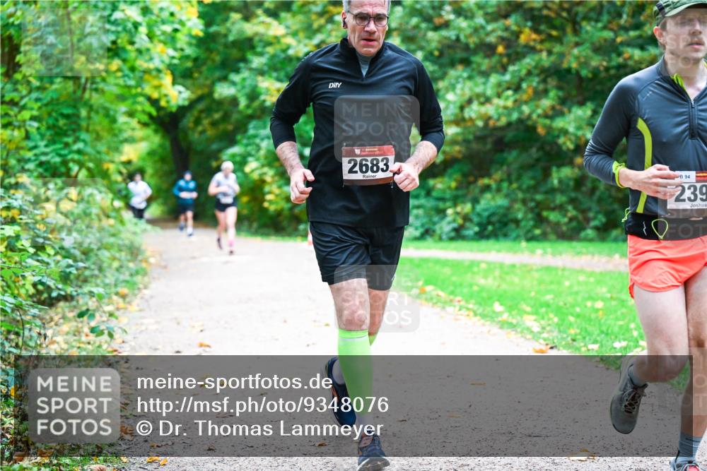 12.10.2025 - Bramfelder Halbmarathon 2025 Dr. Thomas Lammeyer http://msf.ph/oto/9348076 12.10.2025 10:25:54 Laufen 2683, 94, 239 meine-sportfotos.de