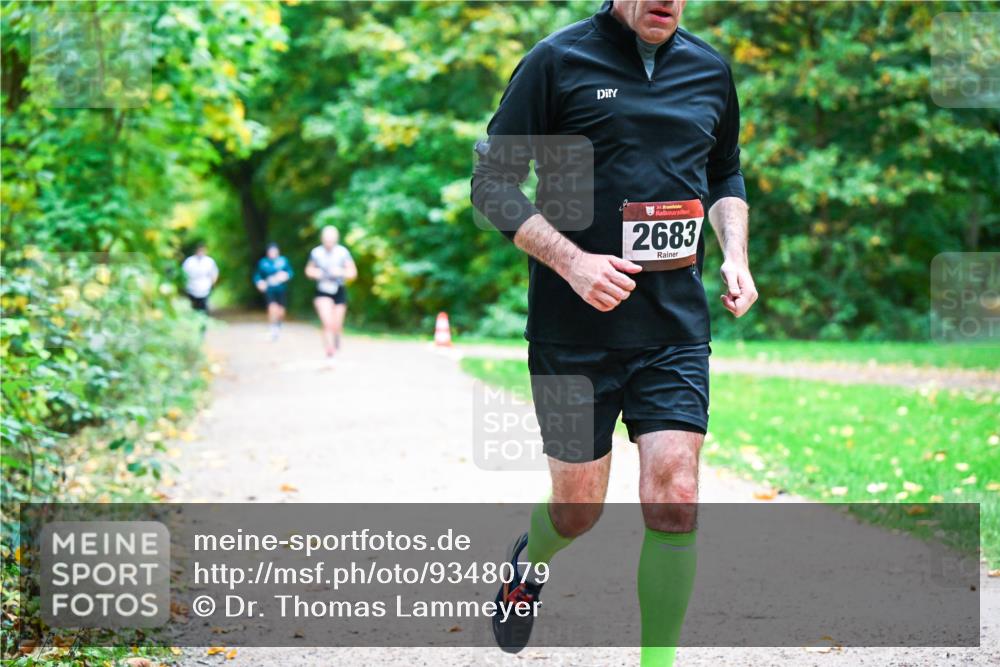 12.10.2025 - Bramfelder Halbmarathon 2025 Dr. Thomas Lammeyer http://msf.ph/oto/9348079 12.10.2025 10:25:54 Laufen 34, 2683 meine-sportfotos.de