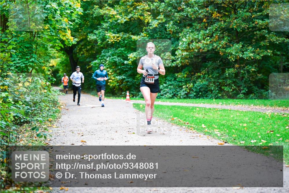 12.10.2025 - Bramfelder Halbmarathon 2025 Dr. Thomas Lammeyer http://msf.ph/oto/9348081 12.10.2025 10:25:58 Laufen 2219 meine-sportfotos.de