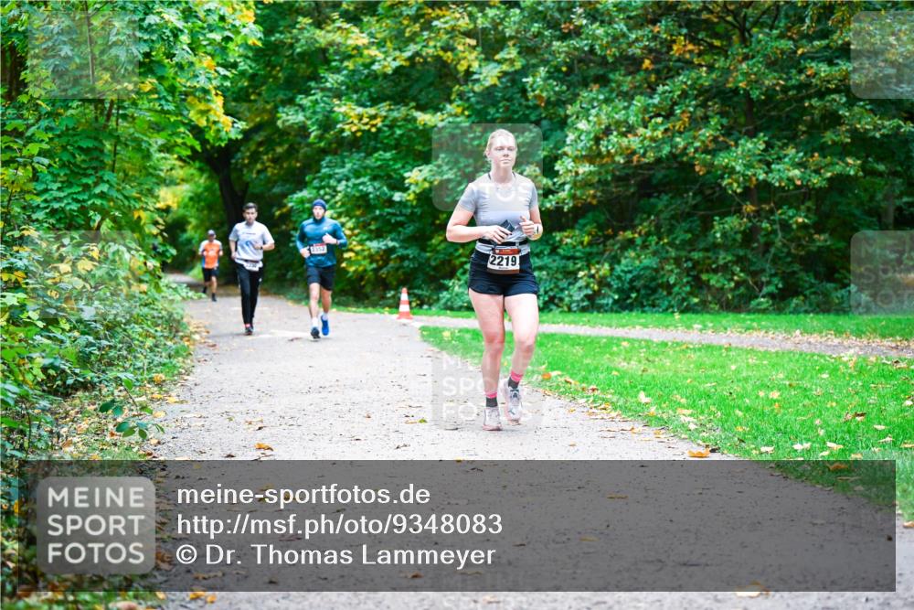 12.10.2025 - Bramfelder Halbmarathon 2025 Dr. Thomas Lammeyer http://msf.ph/oto/9348083 12.10.2025 10:25:59 Laufen 2219 meine-sportfotos.de