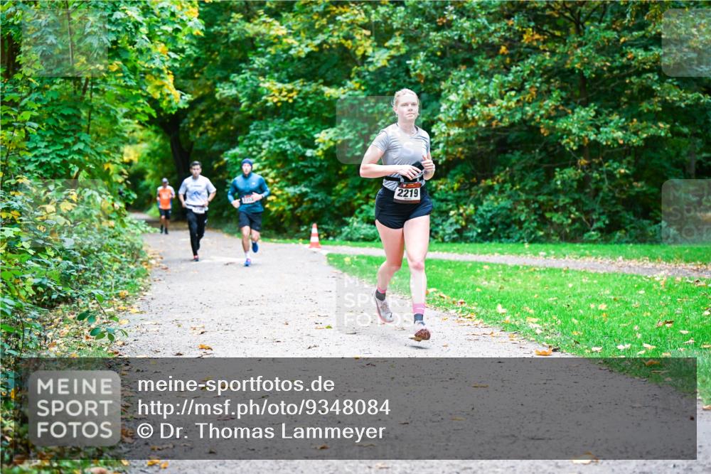 12.10.2025 - Bramfelder Halbmarathon 2025 Dr. Thomas Lammeyer http://msf.ph/oto/9348084 12.10.2025 10:25:59 Laufen 2219 meine-sportfotos.de