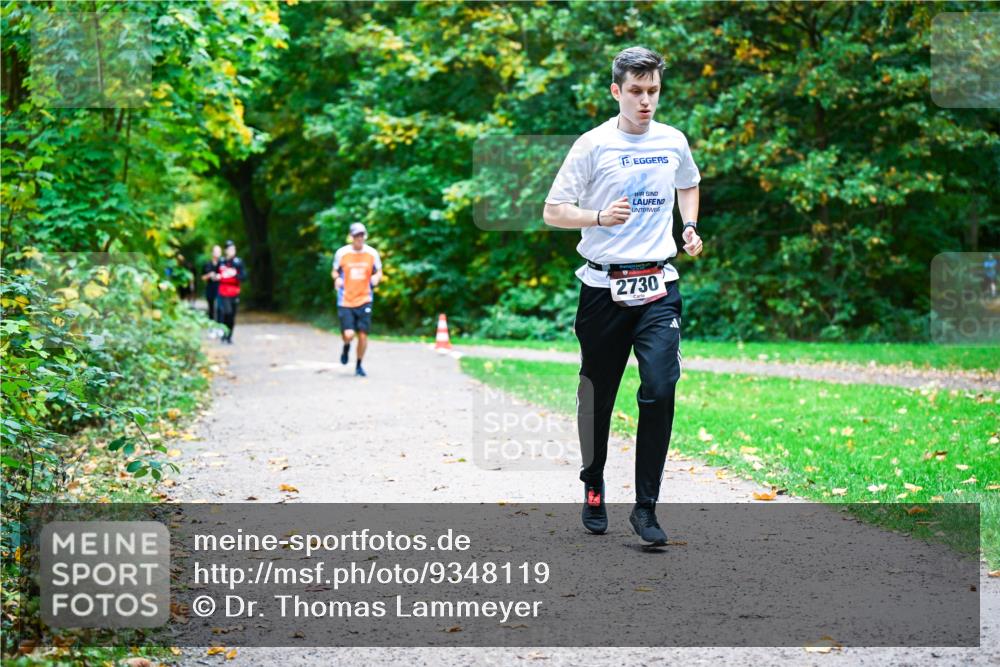 12.10.2025 - Bramfelder Halbmarathon 2025 Dr. Thomas Lammeyer http://msf.ph/oto/9348119 12.10.2025 10:26:05 Laufen 2730 meine-sportfotos.de