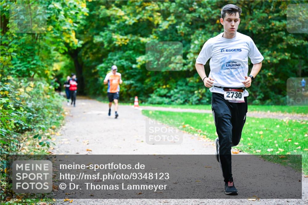 12.10.2025 - Bramfelder Halbmarathon 2025 Dr. Thomas Lammeyer http://msf.ph/oto/9348123 12.10.2025 10:26:05 Laufen 2730 meine-sportfotos.de