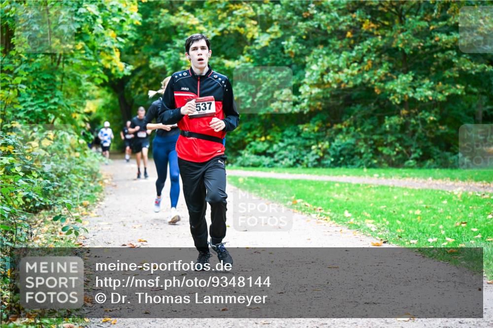 12.10.2025 - Bramfelder Halbmarathon 2025 Dr. Thomas Lammeyer http://msf.ph/oto/9348144 12.10.2025 10:26:14 Laufen 537 meine-sportfotos.de