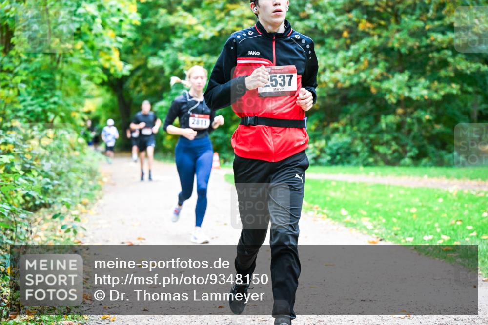 12.10.2025 - Bramfelder Halbmarathon 2025 Dr. Thomas Lammeyer http://msf.ph/oto/9348150 12.10.2025 10:26:15 Laufen 2811, 537 meine-sportfotos.de