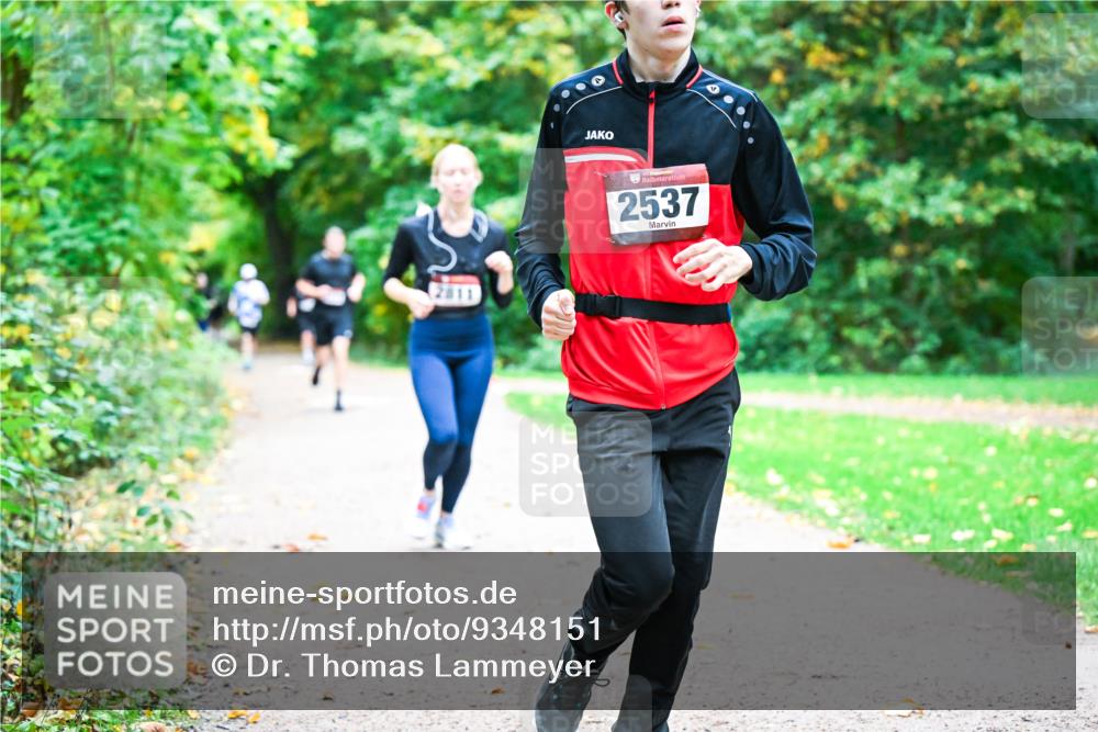 12.10.2025 - Bramfelder Halbmarathon 2025 Dr. Thomas Lammeyer http://msf.ph/oto/9348151 12.10.2025 10:26:15 Laufen 2811, 2537 meine-sportfotos.de