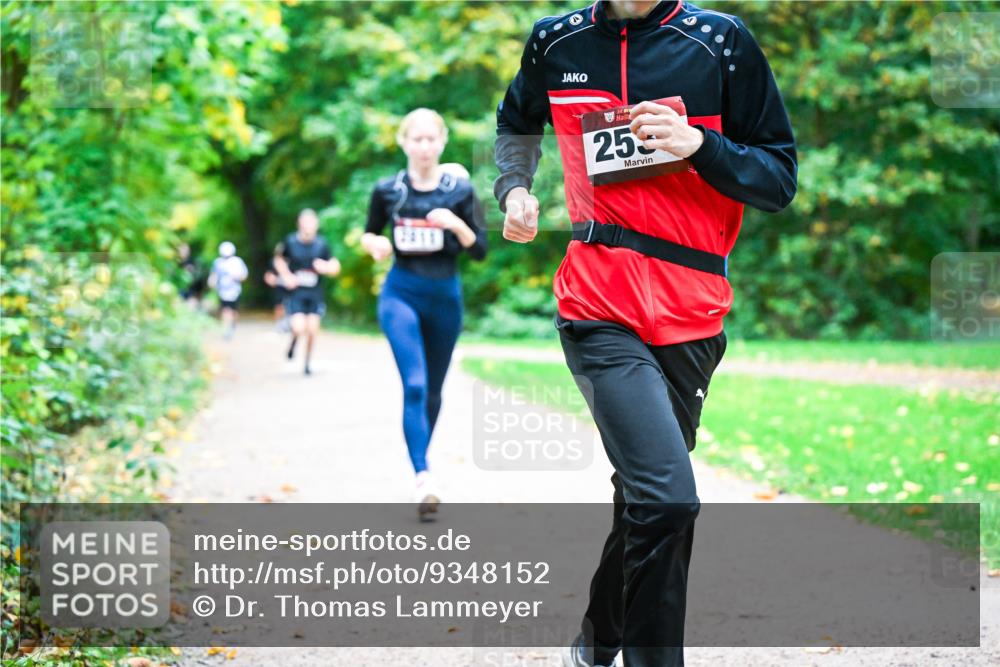 12.10.2025 - Bramfelder Halbmarathon 2025 Dr. Thomas Lammeyer http://msf.ph/oto/9348152 12.10.2025 10:26:15 Laufen 25 meine-sportfotos.de
