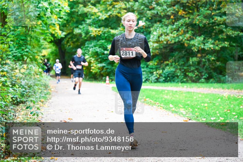 12.10.2025 - Bramfelder Halbmarathon 2025 Dr. Thomas Lammeyer http://msf.ph/oto/9348156 12.10.2025 10:26:16 Laufen 2811 meine-sportfotos.de